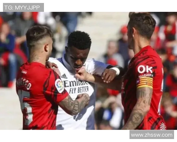 英超激战:AC米兰狂胜皇马四球乌龙球成比赛转折点解析 英超激战:AC米兰狂胜皇马四球乌龙球成比赛转折点解析