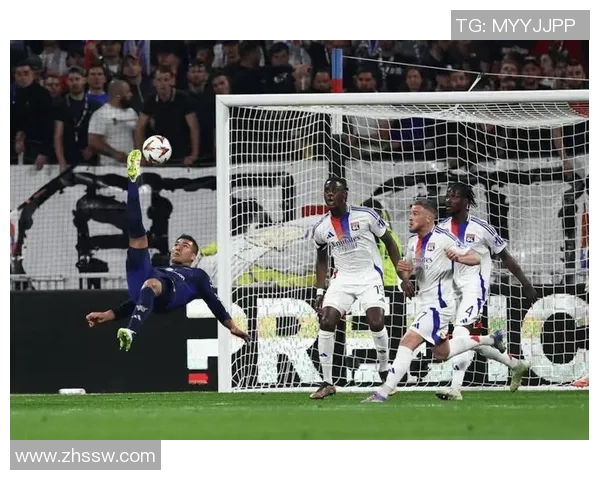 欧联杯精彩对决里昂逆转莱比锡补时绝杀引爆全场激情